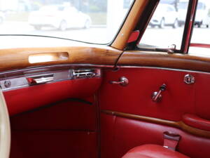 Image 41/41 of Mercedes-Benz 220 SE (1959)