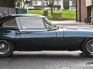 Image 2/50 of Jaguar E-Type (2+2) (1966)