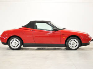 Immagine 29/32 di Alfa Romeo Spider 2.0 Twin Spark 16V (1996)