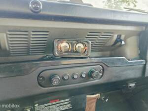 Image 19/39 de Land Rover Defender 90 (1997)
