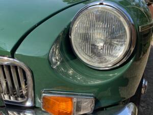 Image 13/17 of MG MGB (1979)
