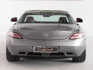 Image 9/56 de Mercedes-Benz SLS AMG (2011)