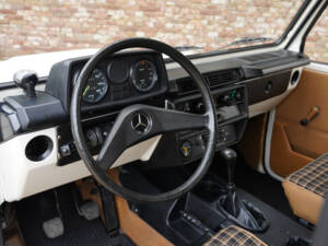 Afbeelding 25/50 van Mercedes-Benz 240 GD (SWB) (1980)