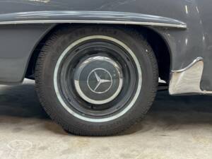 Image 24/37 of Mercedes-Benz 190 SL (1957)