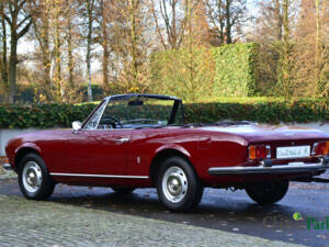 Image 3/38 of Peugeot 504 Convertible (1970)