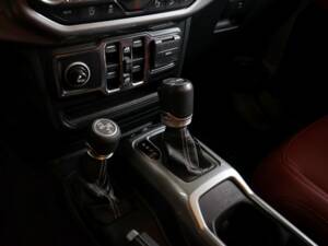 Bild 20/29 von Jeep Wrangler 2.0T Sahara (2020)