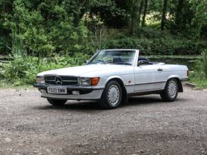 Image 24/43 of Mercedes-Benz 300 SL (1989)