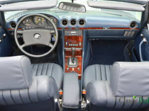 Image 12/50 of Mercedes-Benz 380 SL (1983)