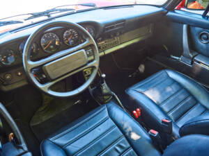 Image 14/44 of Porsche 911 SC 3.0 (1983)