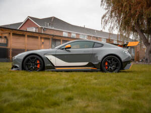 Image 5/30 de Aston Martin Vantage GT12 (2015)