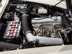 Image 23/28 of Mercedes-Benz 190 SL (1961)