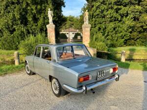 Imagen 6/25 de Alfa Romeo 1750 Berlina (1970)