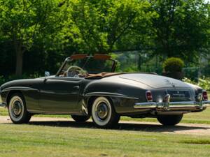Imagen 17/50 de Mercedes-Benz 190 SL (1962)