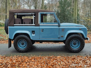 Image 7/25 of Land Rover Defender 90 (1997)