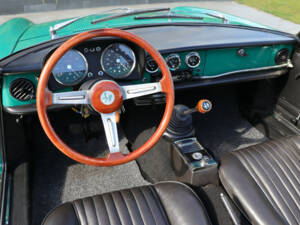 Image 3/50 of Alfa Romeo 1750 Spider Veloce (1969)