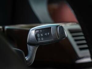 Bild 37/50 von BMW 745d (2005)