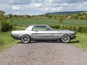 Image 5/22 of Ford Mustang Notchback (1965)