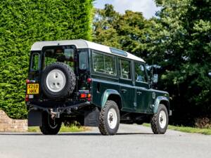 Immagine 3/42 di Land Rover Defender 110 Td5 (2000)