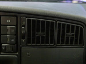 Bild 21/35 von Volkswagen Corrado G60 1.8 (1991)