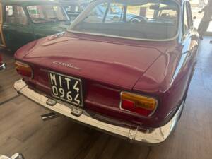 Bild 8/8 von Alfa Romeo Giulia 1600 GT Junior (1973)