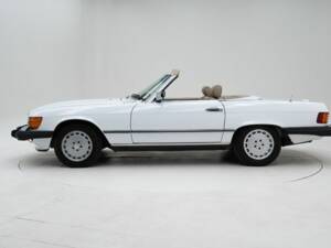 Image 8/15 of Mercedes-Benz 560 SL (1988)