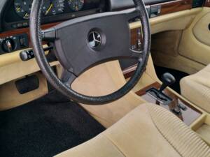 Image 4/5 of Mercedes-Benz 500 SE (1983)
