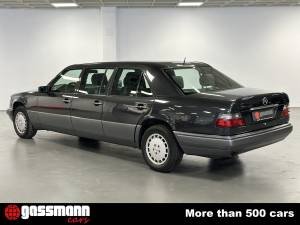 Immagine 6/15 di Mercedes-Benz E 280 Unikat (1994)