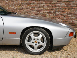 Immagine 49/50 di Porsche 928 GTS (1993)