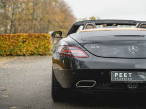 Image 76/100 of Mercedes-Benz SLS AMG Roadster (2011)