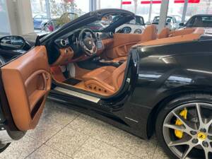 Immagine 13/19 di Ferrari California (2012)
