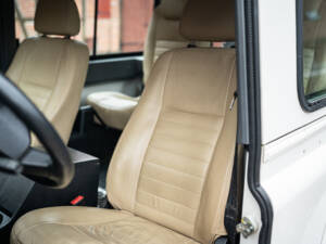 Image 25/50 of Land Rover Defender 90 (2008)