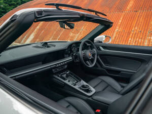 Immagine 23/33 di Porsche 911 Targa 4S (2021)