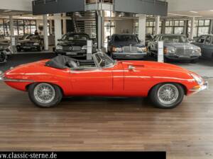 Immagine 6/15 di Jaguar E-Type 4.2 (1965)