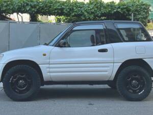 Image 2/10 of Toyota RAV4 (1995)