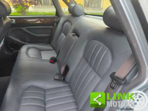 Image 7/10 of Jaguar XJ 6 4.0 Sovereign (1995)