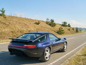 Bild 32/50 von Porsche 928 GTS (1992)