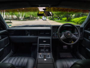 Image 14/28 of Aston Martin Lagonda (1990)