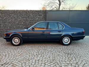 Immagine 34/99 di BMW 735i (1988)