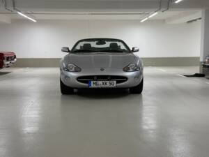 Afbeelding 2/17 van Jaguar XK8 4.0 (2002)