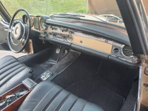 Immagine 11/16 di Mercedes-Benz 280 SL (1970)