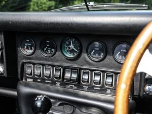 Image 37/43 de Jaguar Type E V12 (1974)
