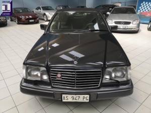 Image 10/50 of Mercedes-Benz 300 CE-24 (1992)