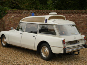 Image 18/50 of Citroën DS 20 Familiale (1973)