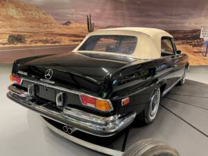 Image 12/37 of Mercedes-Benz 280 SE (1970)