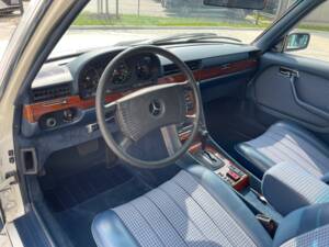 Image 25/30 of Mercedes-Benz 450 SE (1979)