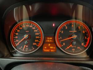 Immagine 26/26 di BMW 335i (2007)