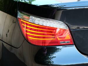 Image 14/51 of BMW M5 (2007)