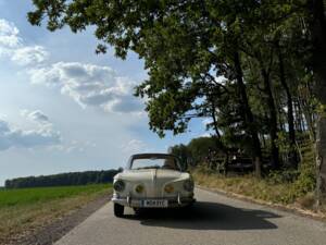 Image 8/45 of Volkswagen Karmann Ghia 1600 L (1966)