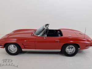 Immagine 3/44 di Chevrolet Corvette Sting Ray Convertible (1964)