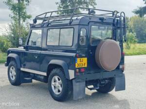 Image 13/39 de Land Rover Defender 90 (1997)